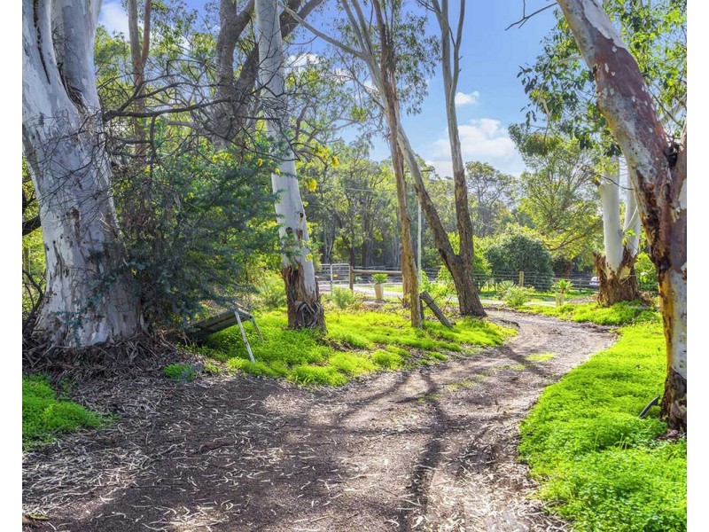 24 Nelson Street, Bedfordale WA 6112