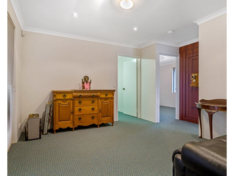 7 Blissett Drive, Bedfordale WA 6112