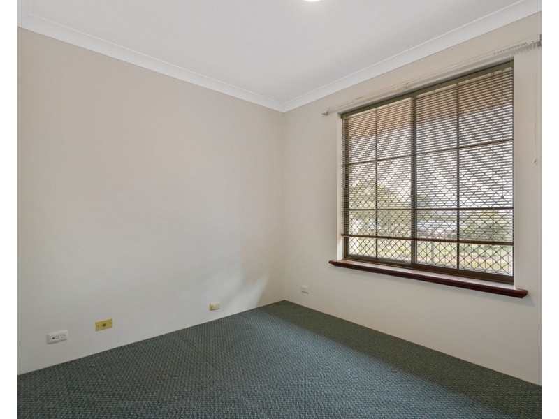 7 Blissett Drive, Bedfordale WA 6112