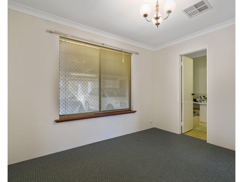 7 Blissett Drive, Bedfordale WA 6112