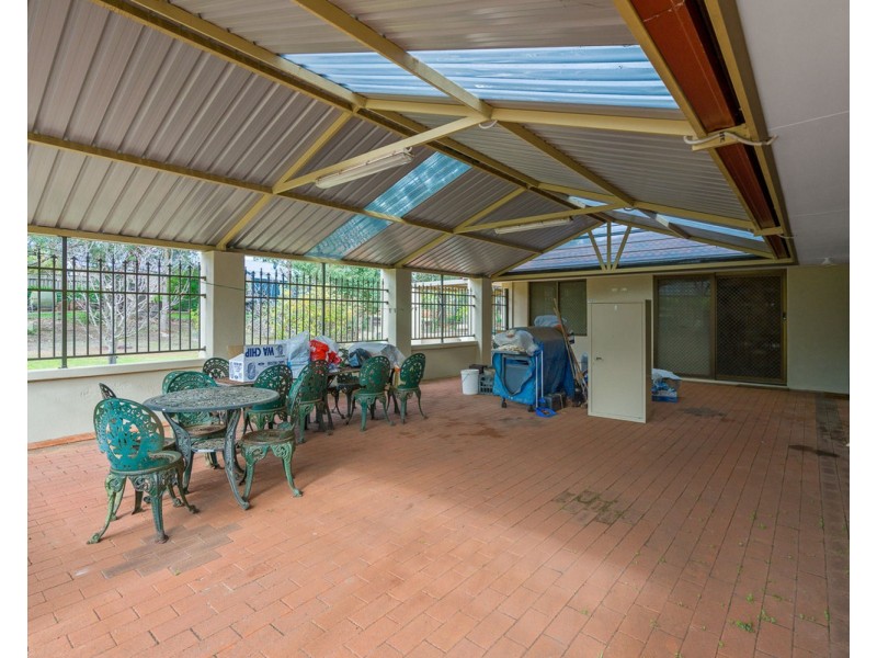 7 Blissett Drive, Bedfordale WA 6112