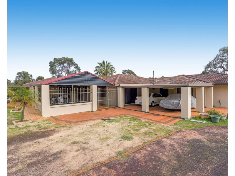 7 Blissett Drive, Bedfordale WA 6112