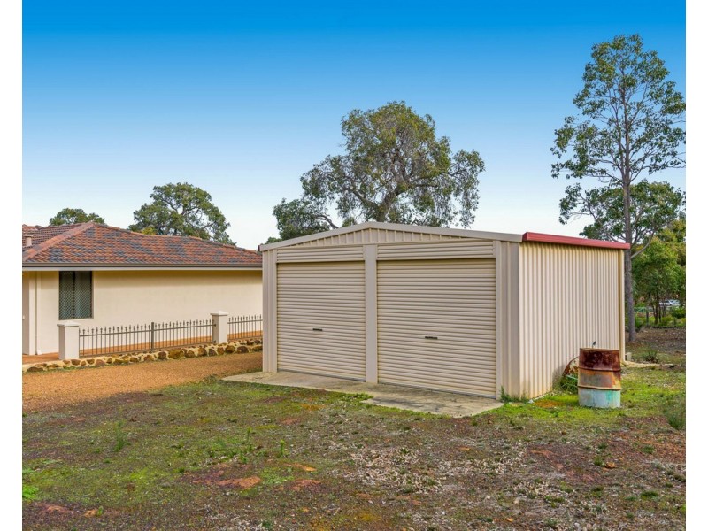 7 Blissett Drive, Bedfordale WA 6112