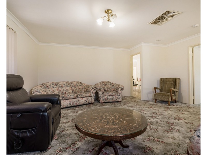 52 Clifton Street, Kelmscott WA 6111