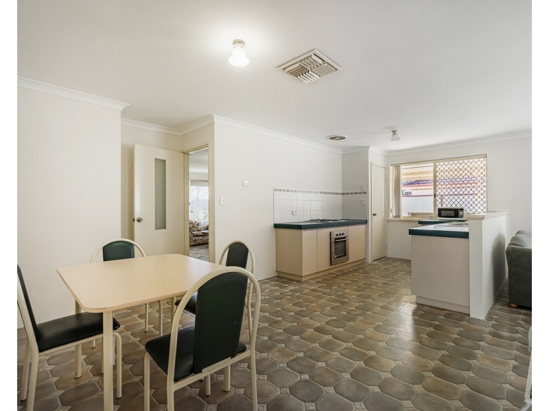 52 Clifton Street, Kelmscott WA 6111