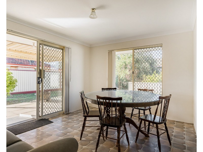 52 Clifton Street, Kelmscott WA 6111