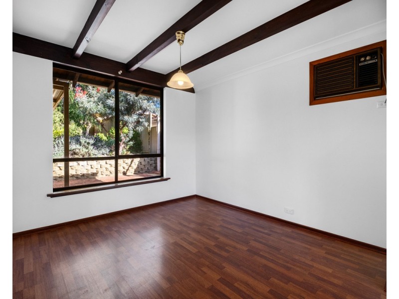 37 Onyx Road, Mount Richon WA 6112