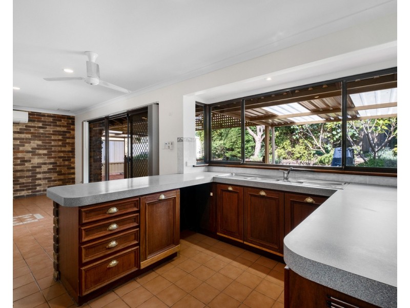 37 Onyx Road, Mount Richon WA 6112