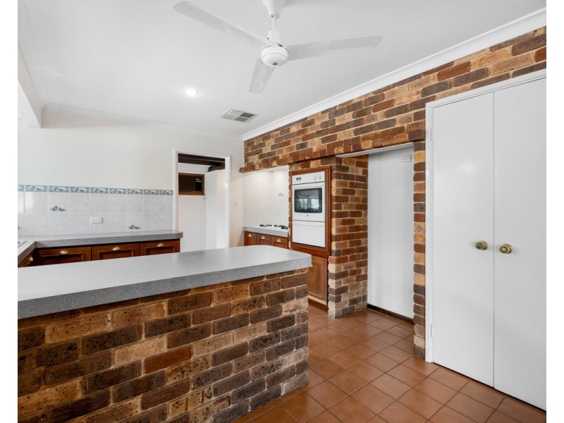 37 Onyx Road, Mount Richon WA 6112