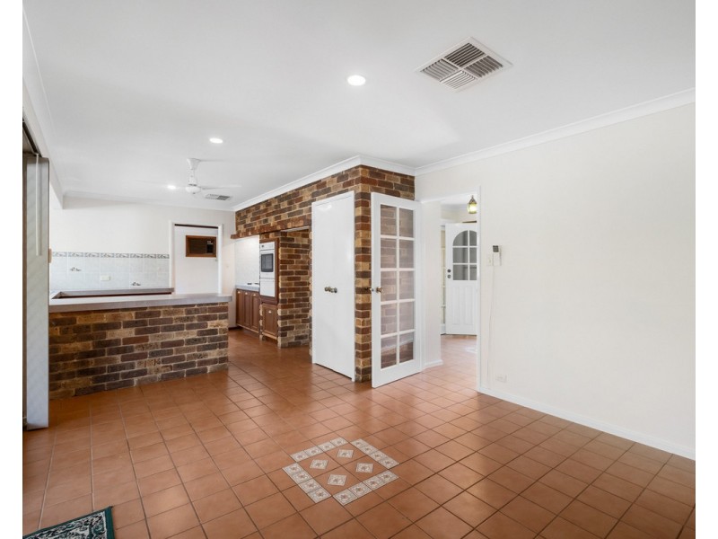 37 Onyx Road, Mount Richon WA 6112