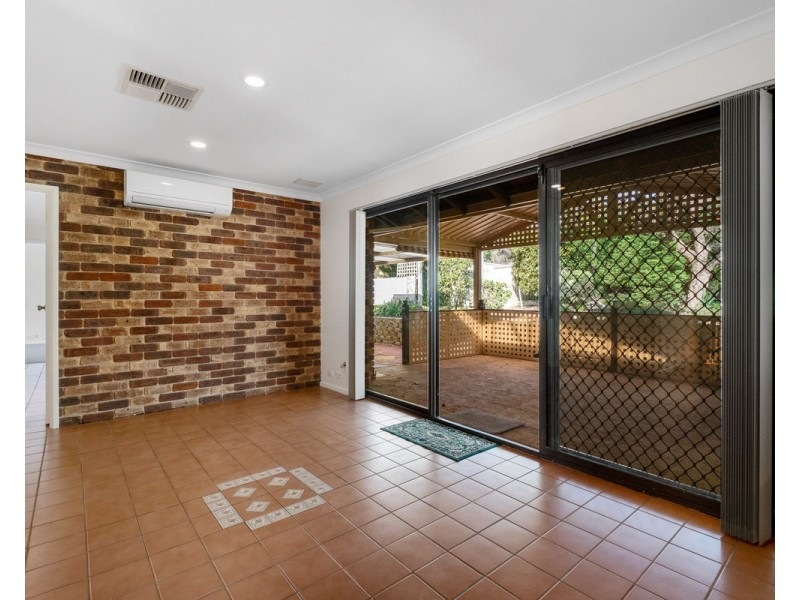 37 Onyx Road, Mount Richon WA 6112