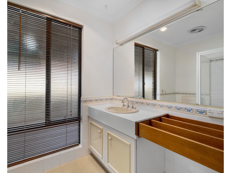 37 Onyx Road, Mount Richon WA 6112