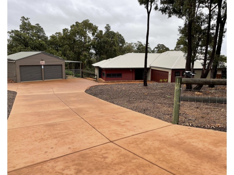 26 Blissett Drive, Bedfordale WA 6112