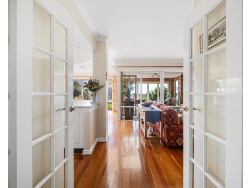 2 Waters Place, Bedfordale WA 6112