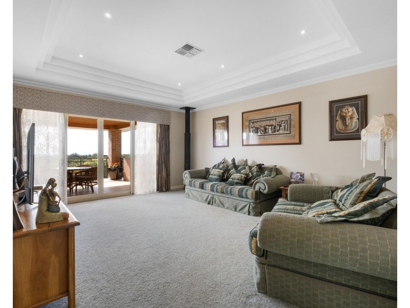 2 Waters Place, Bedfordale WA 6112