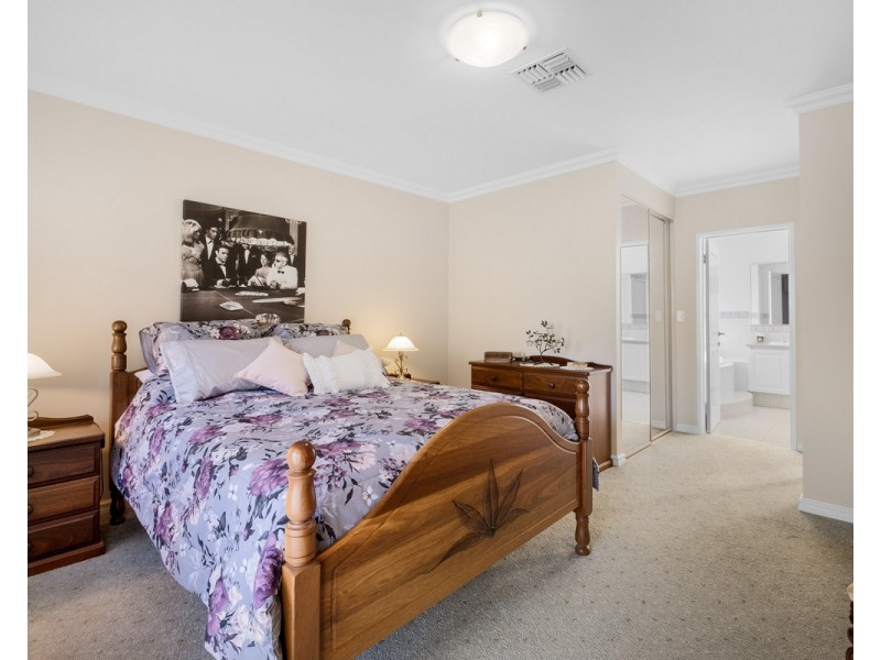 2 Waters Place, Bedfordale WA 6112