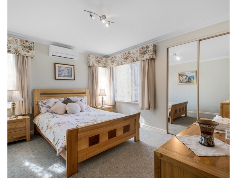 2 Waters Place, Bedfordale WA 6112