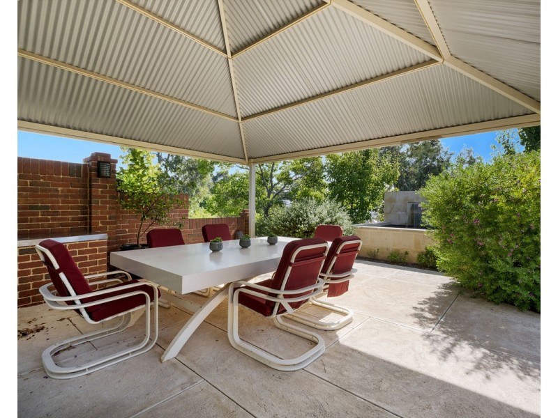 2 Waters Place, Bedfordale WA 6112