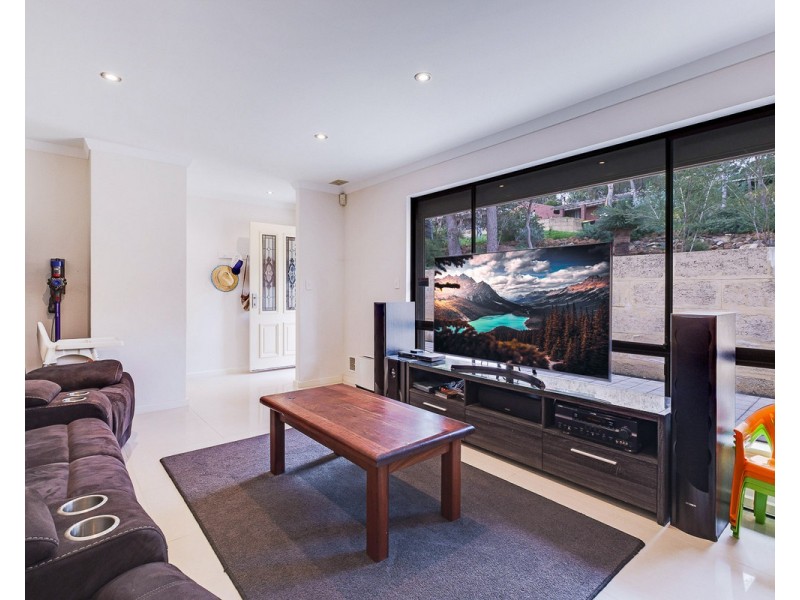 29 Harrison Road, Mount Richon WA 6112