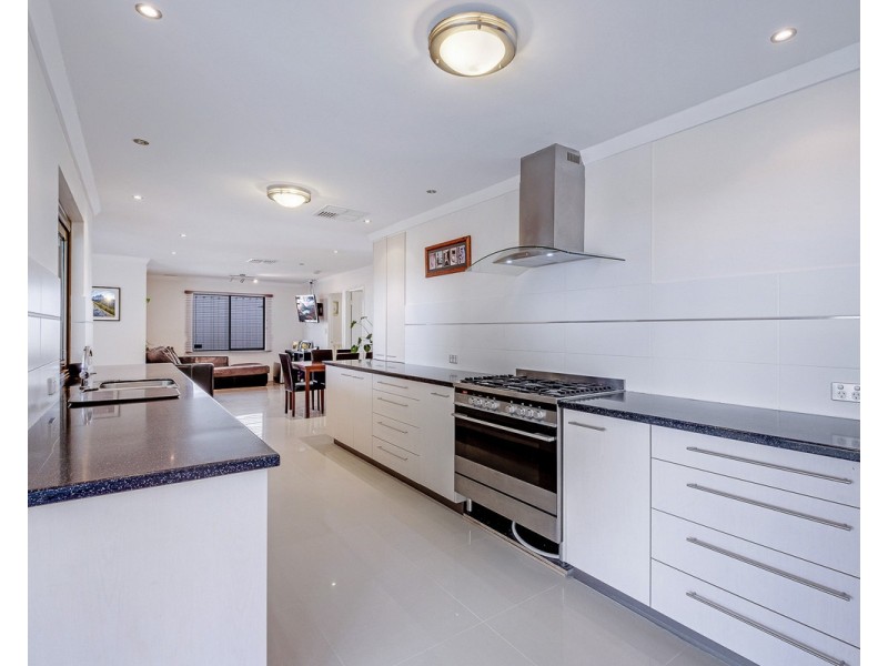 29 Harrison Road, Mount Richon WA 6112