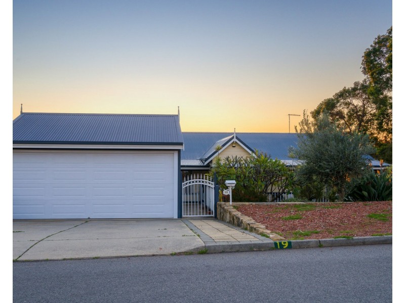 19 Opal Way, Mount Richon WA 6112
