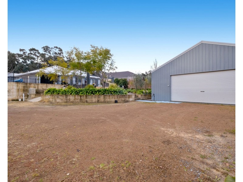 18 Maclean Street, Roleystone WA 6111