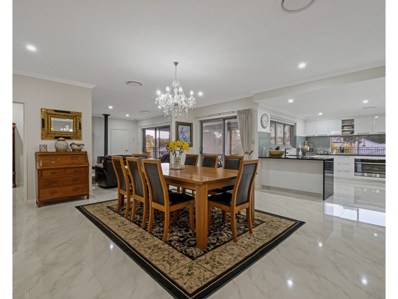 18 Maclean Street, Roleystone WA 6111