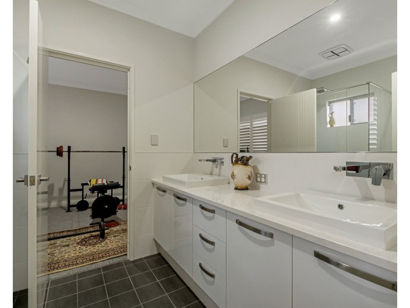 18 Maclean Street, Roleystone WA 6111