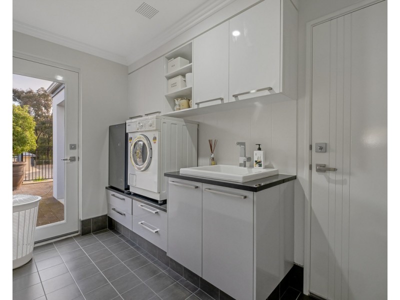 18 Maclean Street, Roleystone WA 6111