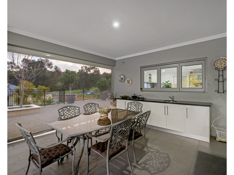 18 Maclean Street, Roleystone WA 6111