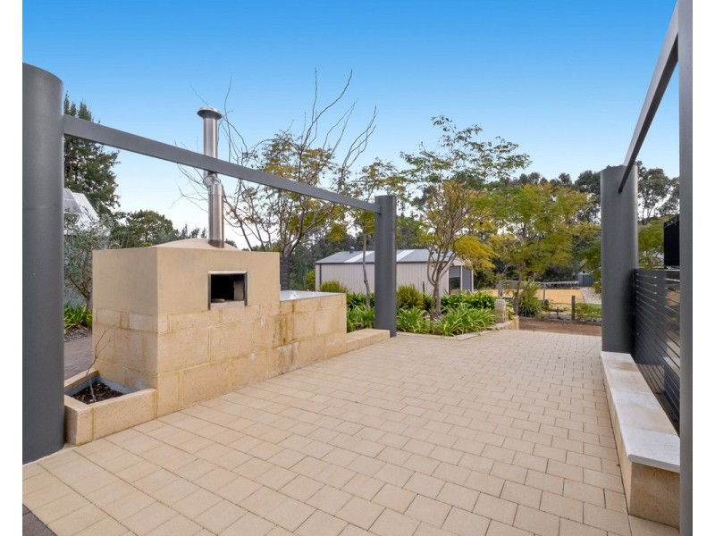 18 Maclean Street, Roleystone WA 6111