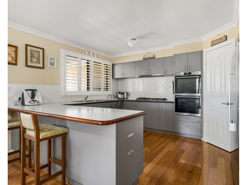 10 Ryniker Road, Bedfordale WA 6112