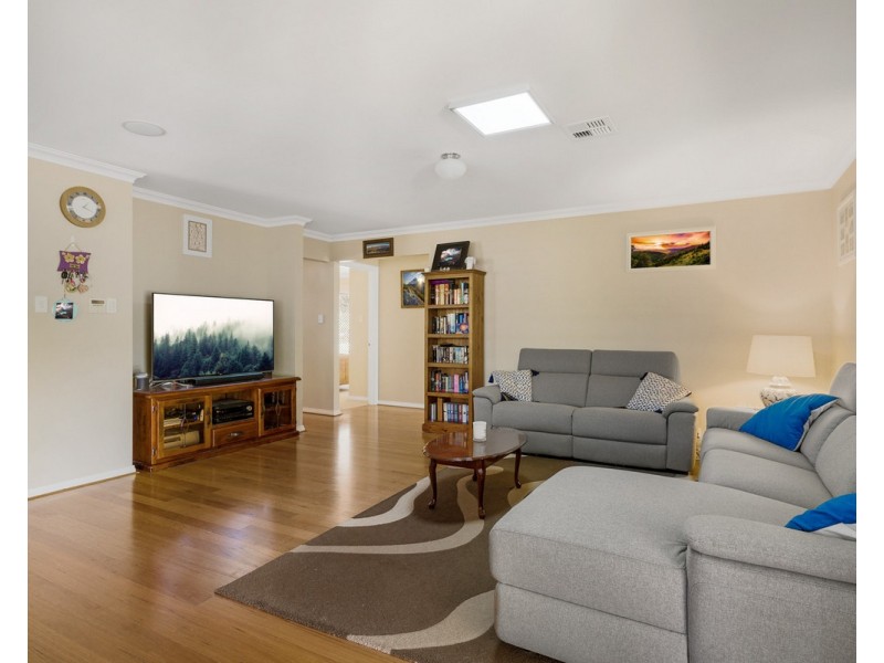 10 Ryniker Road, Bedfordale WA 6112