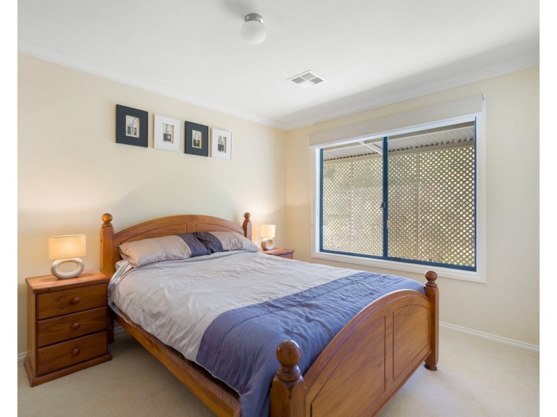 10 Ryniker Road, Bedfordale WA 6112