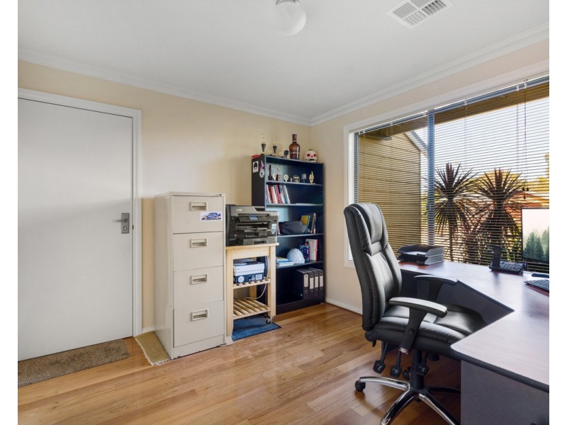 10 Ryniker Road, Bedfordale WA 6112