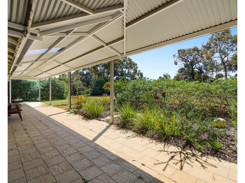 10 Ryniker Road, Bedfordale WA 6112