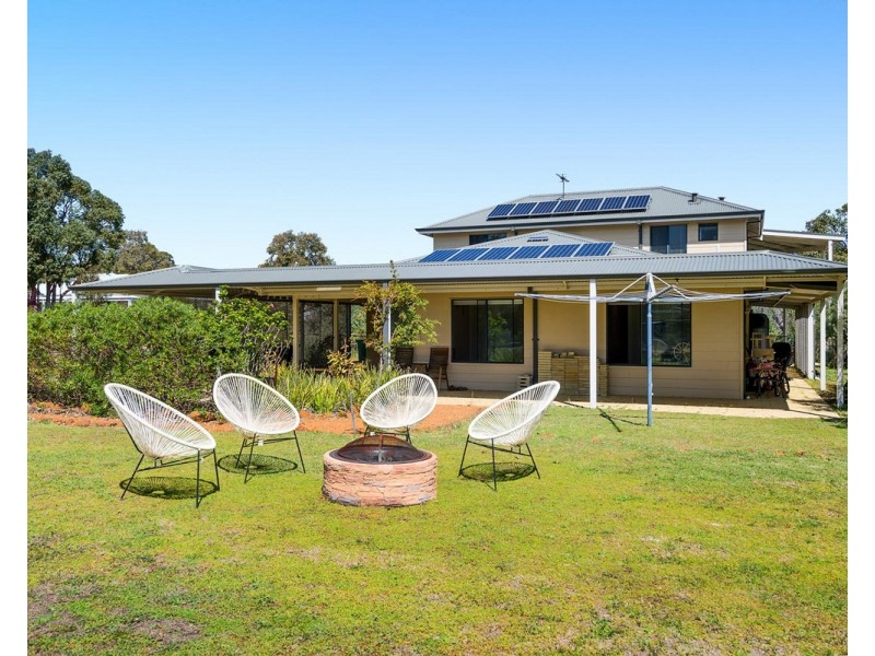 10 Ryniker Road, Bedfordale WA 6112