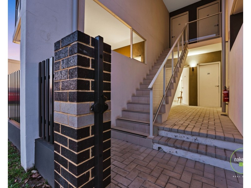 21/1 Glenariff Boulevard, Canning Vale WA 6155