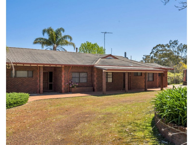 158 Springfield Road, Bedfordale WA 6112