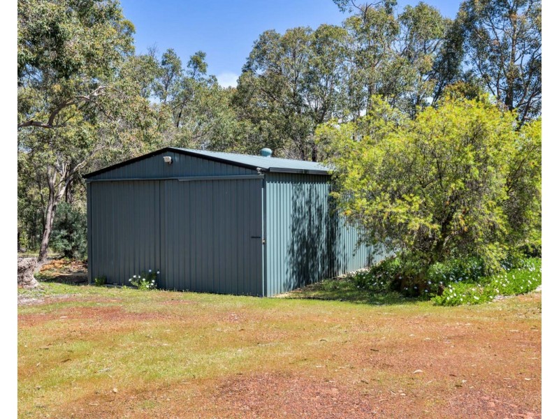 158 Springfield Road, Bedfordale WA 6112