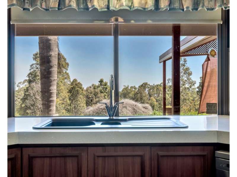 158 Springfield Road, Bedfordale WA 6112