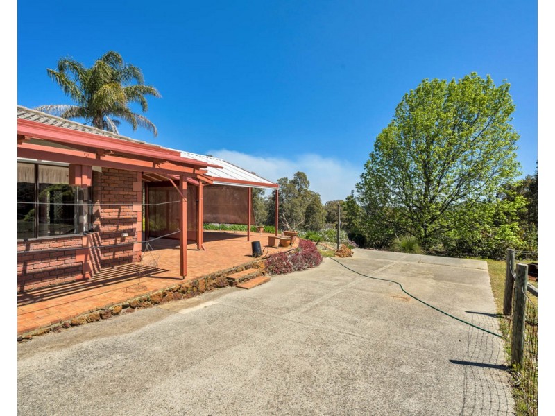 158 Springfield Road, Bedfordale WA 6112