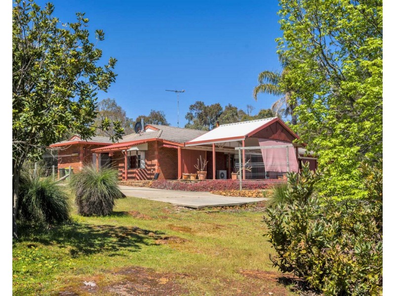 158 Springfield Road, Bedfordale WA 6112