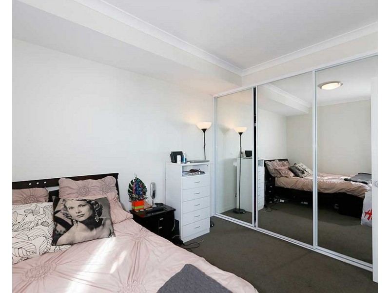 407/21 Malata Crescent, Success WA 6164