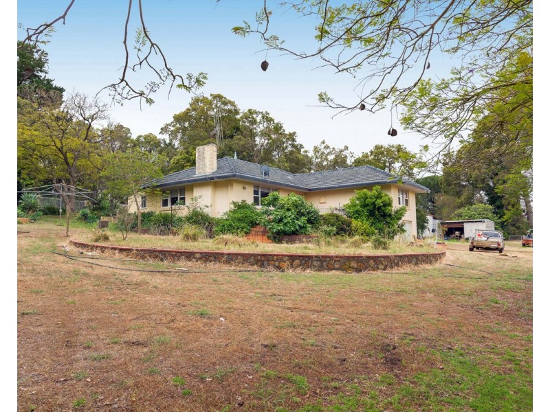 63 Dmietrieff Road, Bedfordale WA 6112