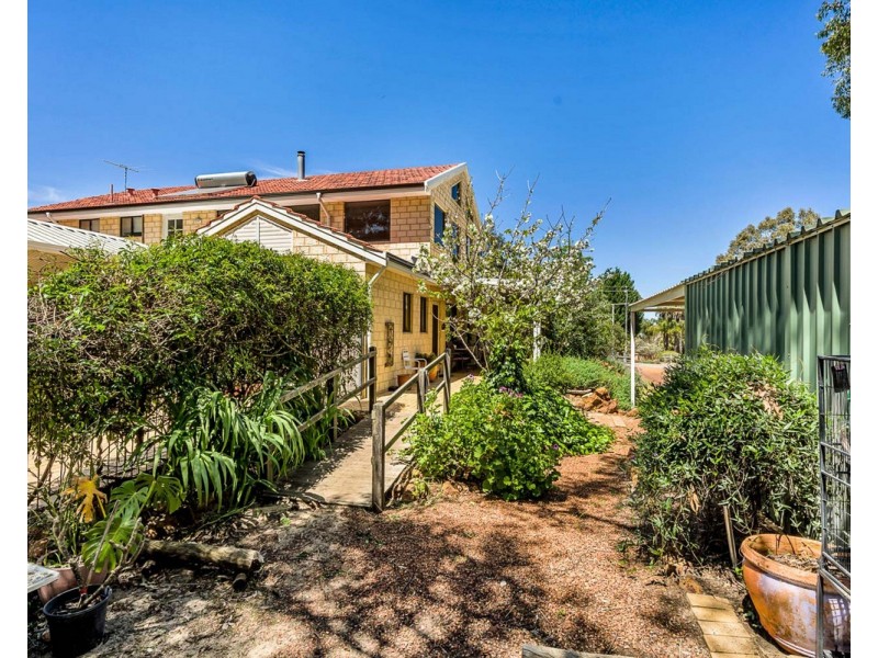 66 Wallangarra Drive, Bedfordale WA 6112