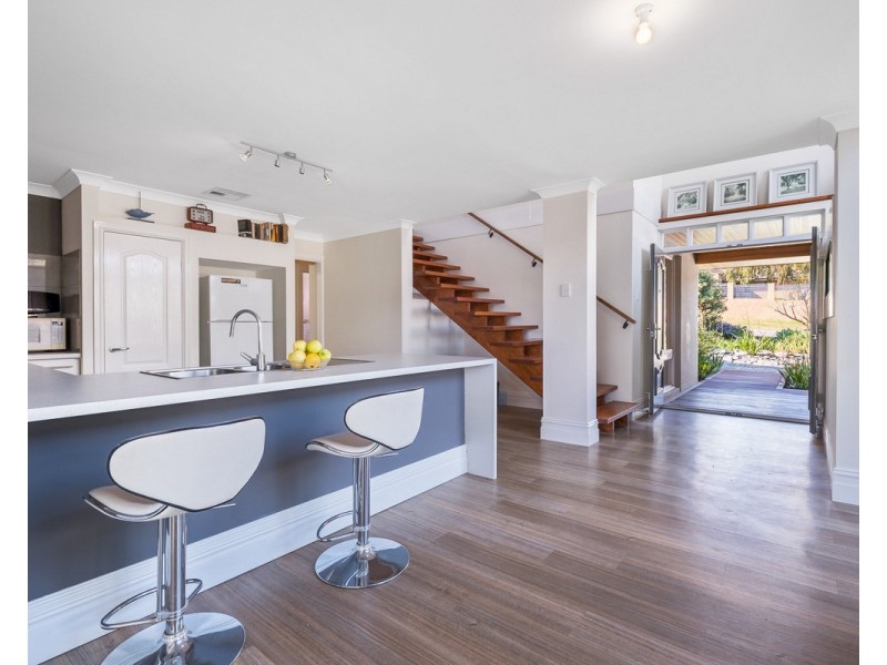 18 Angorra Road, Mount Nasura WA 6112