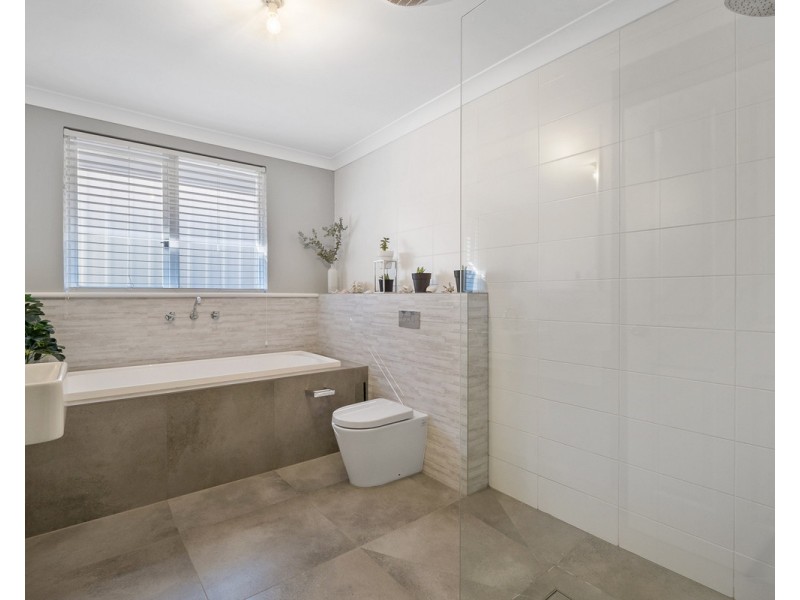 18 Angorra Road, Mount Nasura WA 6112