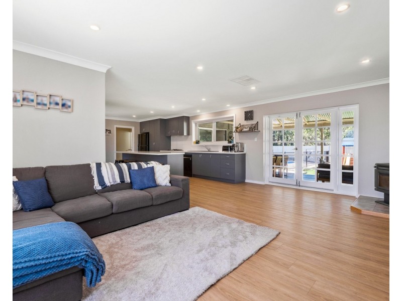 11 Angorra Road, Mount Nasura WA 6112