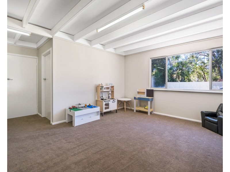 11 Angorra Road, Mount Nasura WA 6112